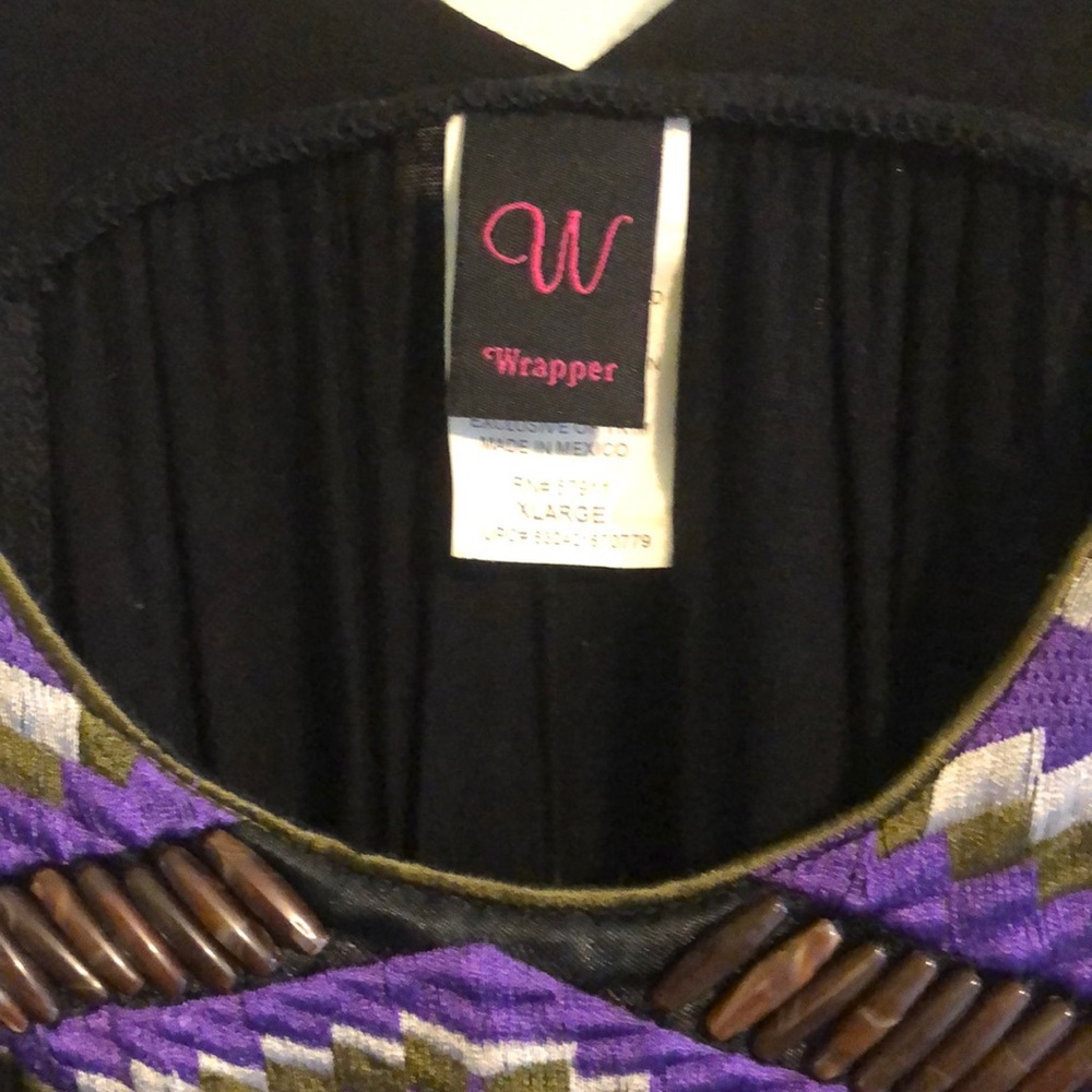 Detailed Tank Top - Picture 3 of 3